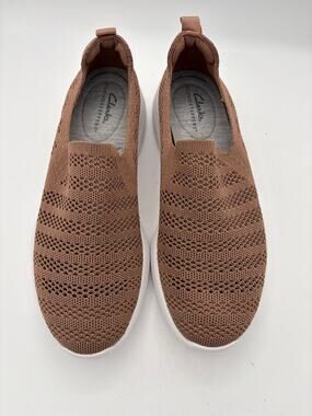 Women’s Clark’s Size 9 Brown Slip On Sneakers